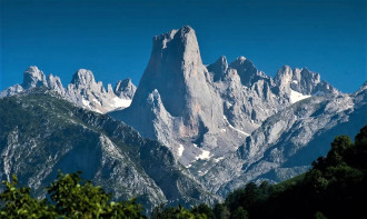 Пикос де Еуропа /Испания/ - Планината, която докосва най-съкровените кътчета на планинската ни същност и връща доверието ни, че Европа не е изчерпана откъм брутални и диви красоти! :)