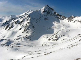 Two day winter trek in Pirin Mountains - climbing the peaks Disilitsa and Dzhano! Extreme views and emotions