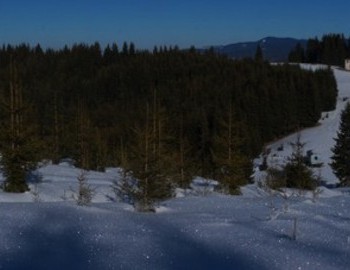 Зимна екскурзия в един от най-девствените региони на Родопите - село Мугла