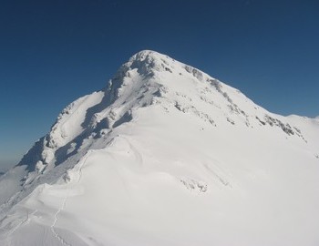 Хижа Амбарица - връх Амбарица през зимата
