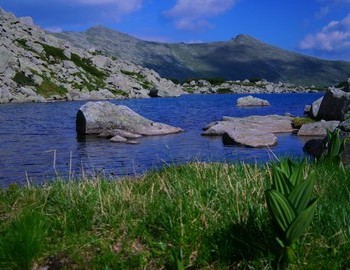 Пирин - спане на Маненкото езеро и изкачване на Яловарника и Каменица