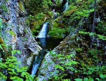Връх Буная и водопадите Казаните в Средна гора